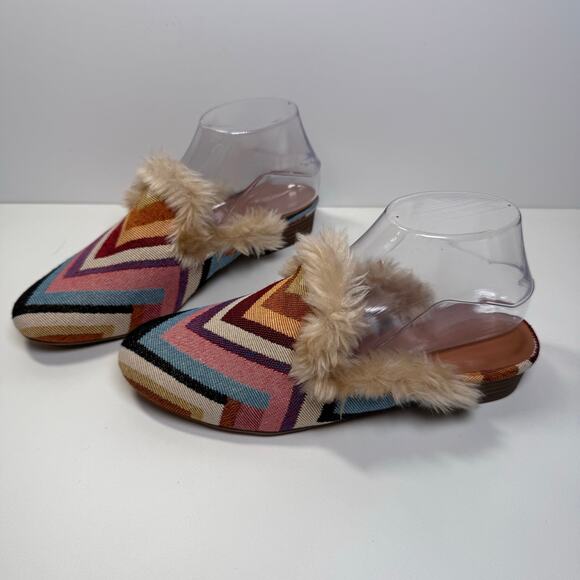NEW Universal Thread Women's Bibiana Faux Fur Lined Chevron Mules sz 7.5 Boho - Picture 1 of 5